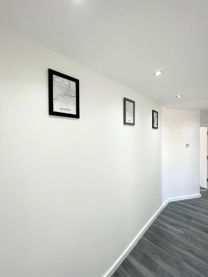 לונדון Lovely 4 Bed Apartment Perfect For Families! מראה חיצוני תמונה