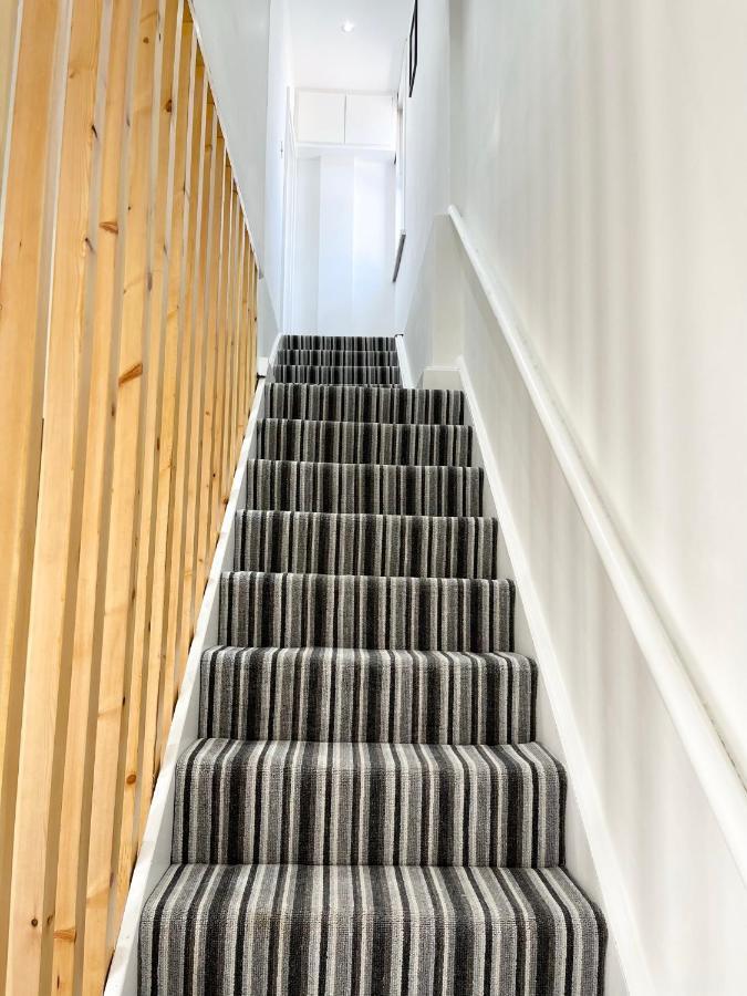 לונדון Lovely 4 Bed Apartment Perfect For Families! מראה חיצוני תמונה